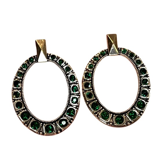 Paparazzi Emerald Green Large Oval Silvertone Earrings Lead Free Nickel Free - Picture 1 of 7
